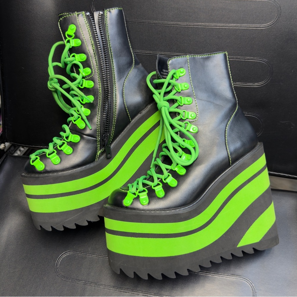 Club Exx Neon Jawbreaker Traitor Boots - US size 6 - Like new in original box